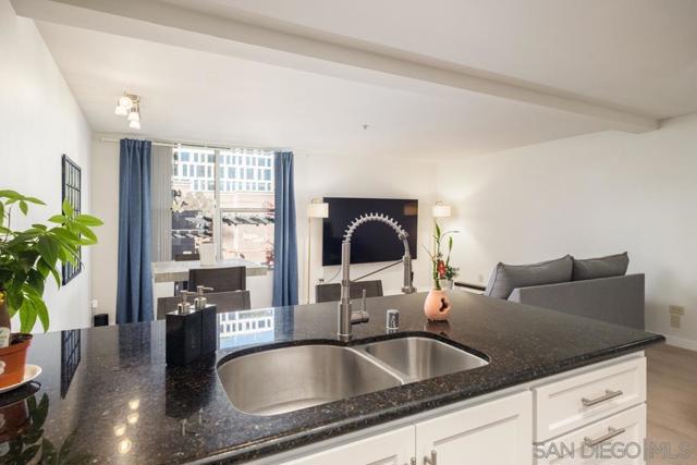 101 Market St, San Diego CA: https://media.crmls.org/mediaz/5dfcae1b-222c-4b35-b555-86d703e7f1ed.jpg