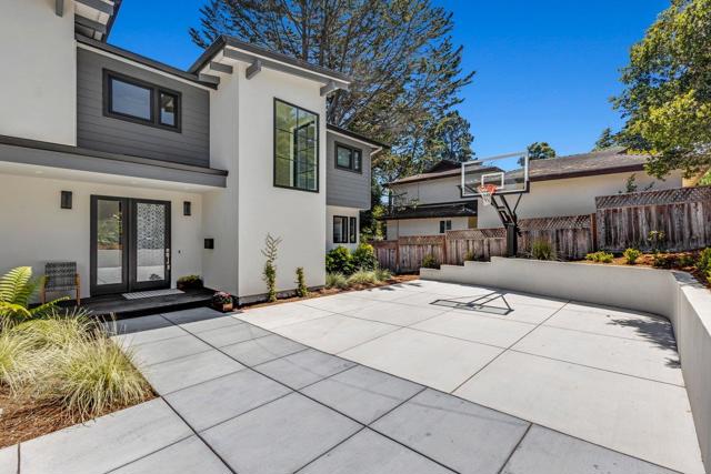 541 Dry Creek Road, Monterey CA: https://media.crmls.org/mediaz/5dfd5c66-51ca-4414-b523-8939a601cd03.jpg