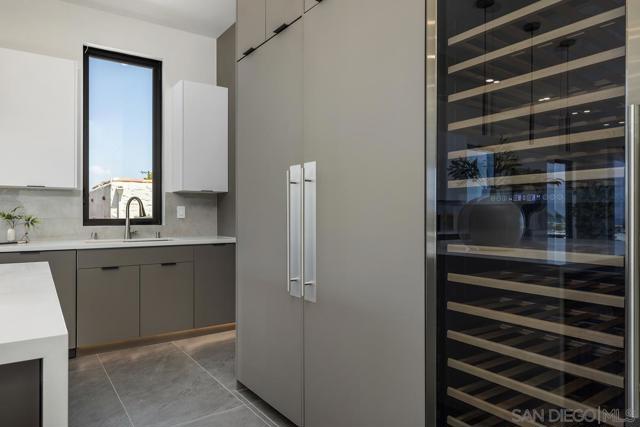 147 S Rios, Solana Beach CA: https://media.crmls.org/mediaz/5dfe37ac-8cb2-422b-aa86-1d2f737145f4.jpg