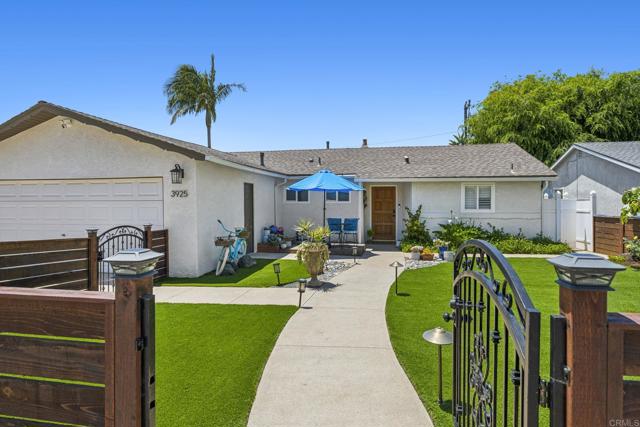 Detail Gallery Image 2 of 45 For 3925 Linmar Ln, Carlsbad,  CA 92008 - 3 Beds | 2 Baths
