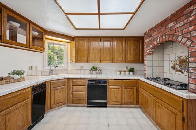 681 Heirloom Court, San Jose CA: https://media.crmls.org/mediaz/5dff3386-cfce-4fe6-9523-2f1ee7223ac1.jpg