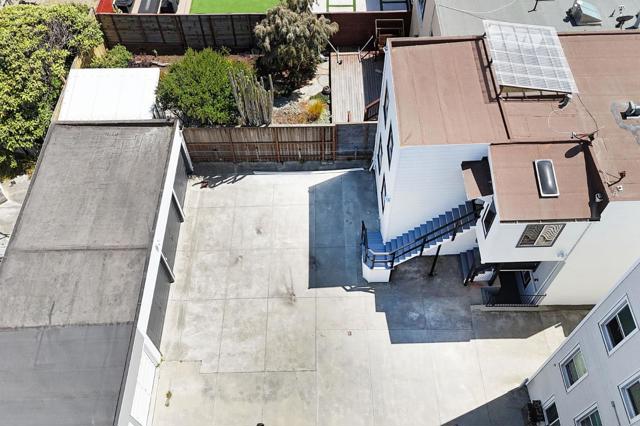 17221724 48th Avenue, San Francisco CA: https://media.crmls.org/mediaz/5e001e87-2421-41e2-b920-57045b0de3be.jpg