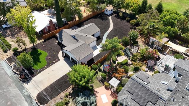191 Cortsen Rd, Pleasant Hill CA: https://media.crmls.org/mediaz/5e004d8f-0cac-4a07-9c94-b1c22bc17f7a.jpg
