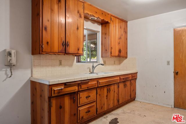 2659 Luray Circle, Simi Valley CA: https://media.crmls.org/mediaz/5e0056d1-bd8e-48fe-b3fc-7eefedc4fb02.jpg