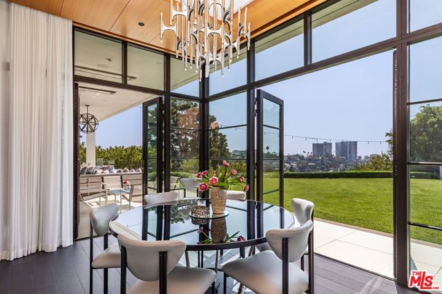 400 Amalfi Drive photo 12