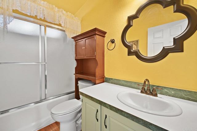 Home for Sale in Lakeside