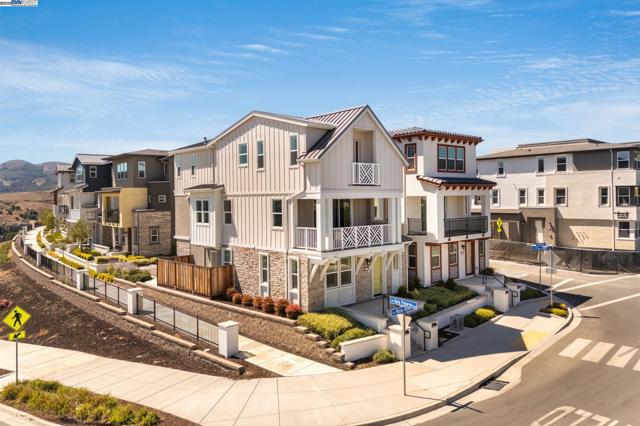 1002 Mary Beth Ter, San Ramon CA: https://media.crmls.org/mediaz/5e036130-8974-4d50-997e-bf52a5d31cee.jpg