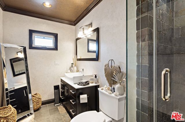22450 Hatteras Street, Woodland Hills CA: https://media.crmls.org/mediaz/5e0384ad-8b61-406f-a30c-cc50c9e68986.jpg
