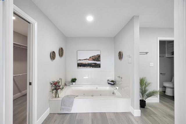 Image 37 of 55 For 26937 Hayward Blvd  217