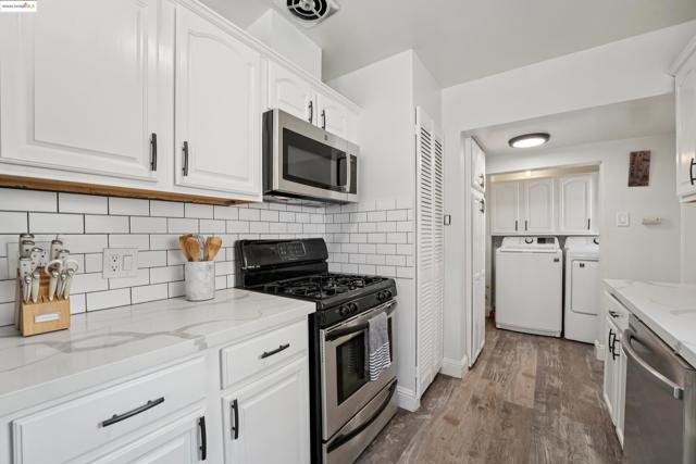 17324 Ehle St, Castro Valley CA: https://media.crmls.org/mediaz/5e059be3-82d5-4196-bd67-22f9384137e5.jpg