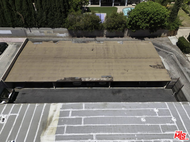 8615 Balboa Boulevard, Northridge CA: https://media.crmls.org/mediaz/5e069eed-cdaa-43ad-9fc0-151c2b01cefa.jpg