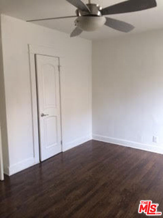1016 Laguna Avenue, Los Angeles CA: https://media.crmls.org/mediaz/5e06b0bb-42a5-4ee0-a3b5-02ae968a6321.jpg