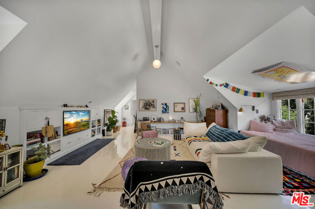 29105 Old Mill Creek, Agoura Hills CA: https://media.crmls.org/mediaz/5e0703e1-2611-4aa7-9fa4-d63281a0075d.jpg