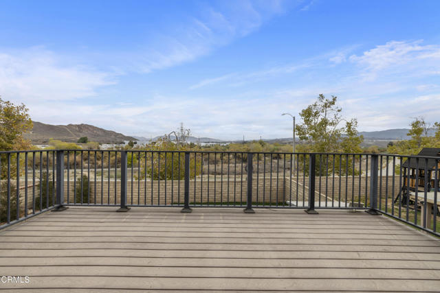 27722 Buckskin Drive, Castaic CA: https://media.crmls.org/mediaz/5e07406b-f7df-4e9c-b839-8c4590650a94.jpg