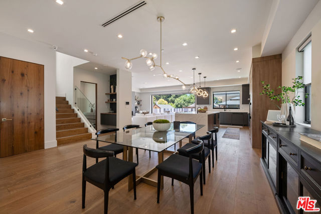 4299 Elmer Avenue, Studio City CA: https://media.crmls.org/mediaz/5e07be0c-3d8e-41f9-9d68-a515a50bc495.jpg