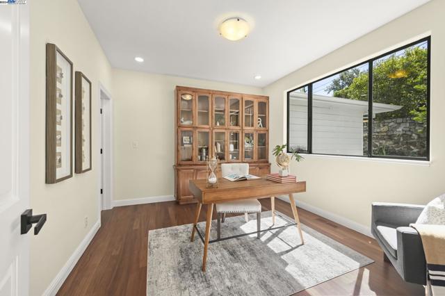 Image 21 of 52 For 783 Solana Dr