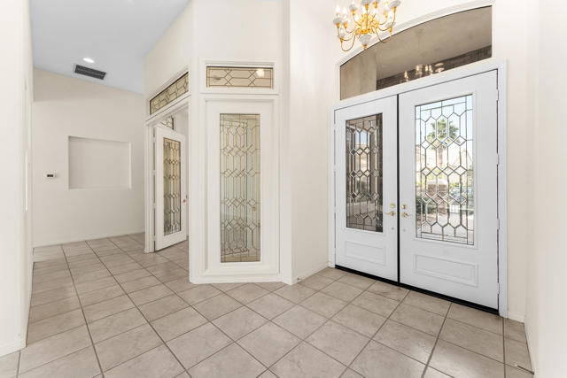 37159 Turnberry Isle Drive, Palm Desert CA: https://media.crmls.org/mediaz/5e0891c2-270a-4352-953b-4f087f20be46.jpg