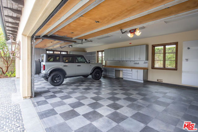 427 La Marina Drive, Camarillo CA: https://media.crmls.org/mediaz/5e08ef48-8785-4081-917d-63d2e24bf112.jpg
