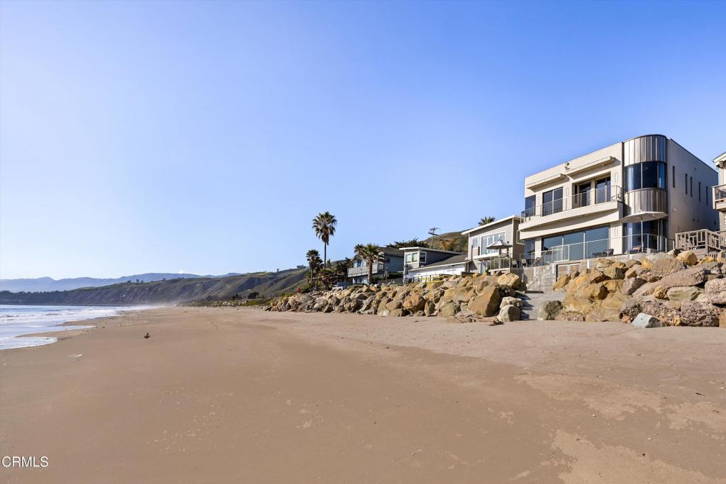 6768 Breakers Way