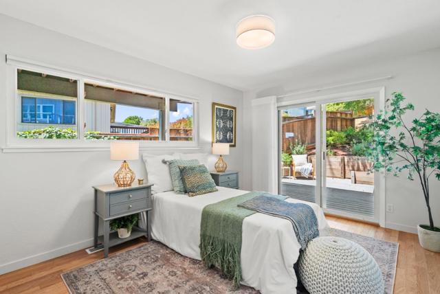 1975 Seascape Boulevard, Aptos CA: https://media.crmls.org/mediaz/5e09bbe8-82a2-4bdb-9988-39c3950cce85.jpg