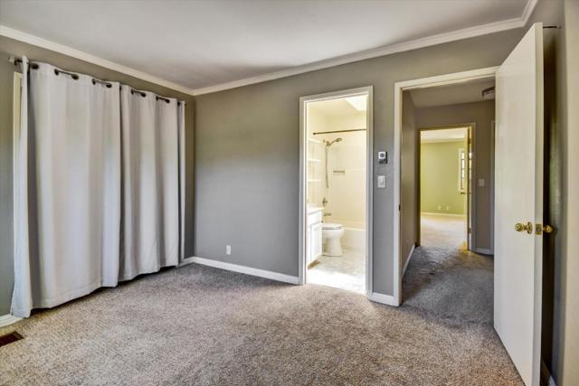 175 Evandale Avenue, Mountain View CA: https://media.crmls.org/mediaz/5e0a6802-911a-4c73-89f1-7961e05f833f.jpg