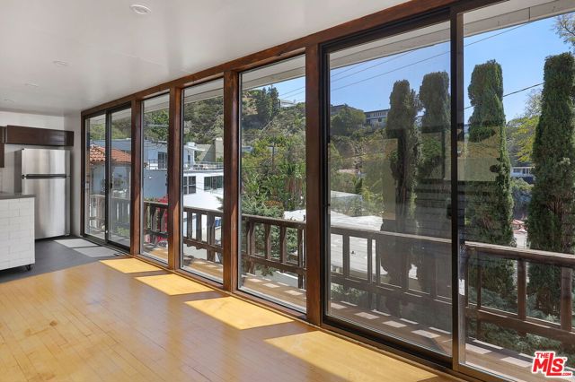 8629 Franklin Avenue, Los Angeles CA: https://media.crmls.org/mediaz/5e0aa480-13c6-43ae-96f2-5dbd5847ae1e.jpg