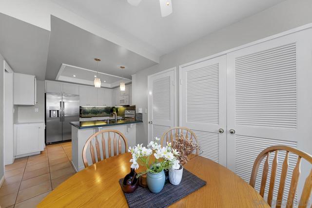 94 Kingston Ct W, Coronado CA: https://media.crmls.org/mediaz/5e0b016e-9fa6-4b5e-926c-f27aa07225d6.jpg