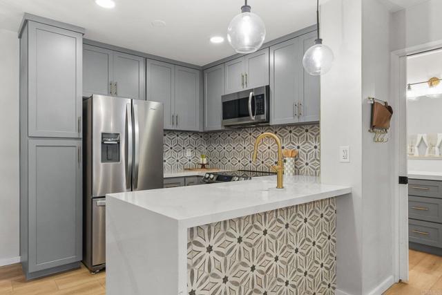 Detail Gallery Image 4 of 27 For 1855 Diamond St #5-218,  San Diego,  CA 92109 - 1 Beds | 1 Baths