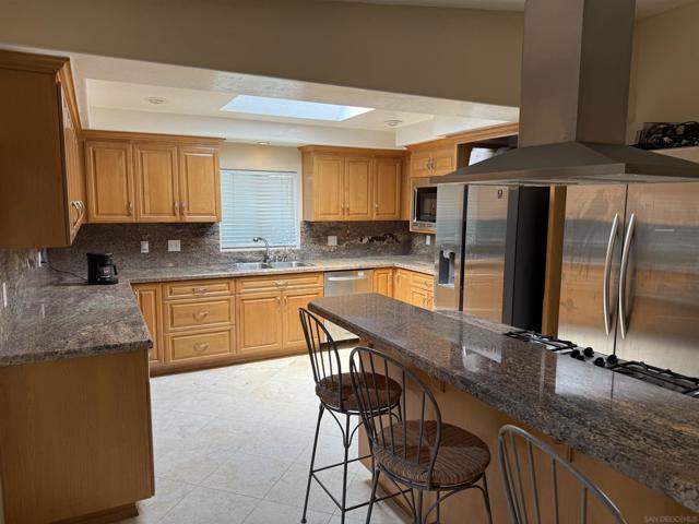 8874 Gowdy Avenue, San Diego CA: https://media.crmls.org/mediaz/5e0c1831-5b97-472f-9d33-bfead4068de1.jpg