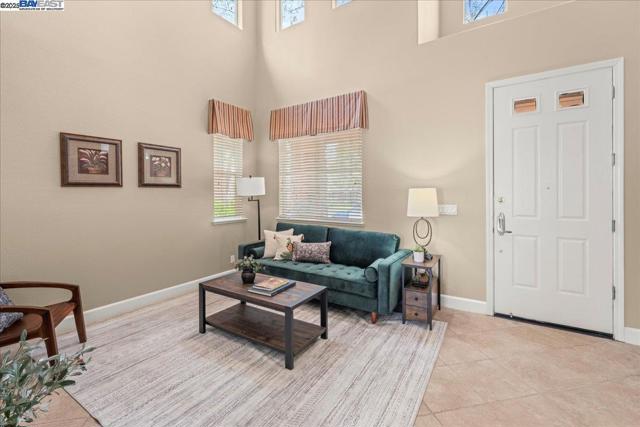 107 Limestone Cmn, Livermore CA: https://media.crmls.org/mediaz/5e0c1d58-2605-476d-8e16-3dbd897224c2.jpg
