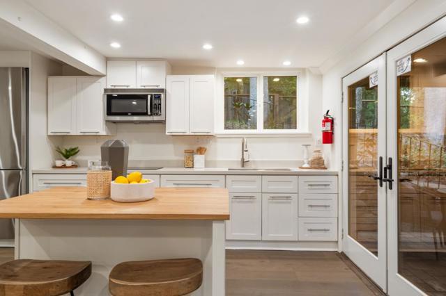 176 Los Trancos Circle, Portola Valley CA: https://media.crmls.org/mediaz/5e0ccd1d-7521-413a-951f-a7b7c16ea579.jpg