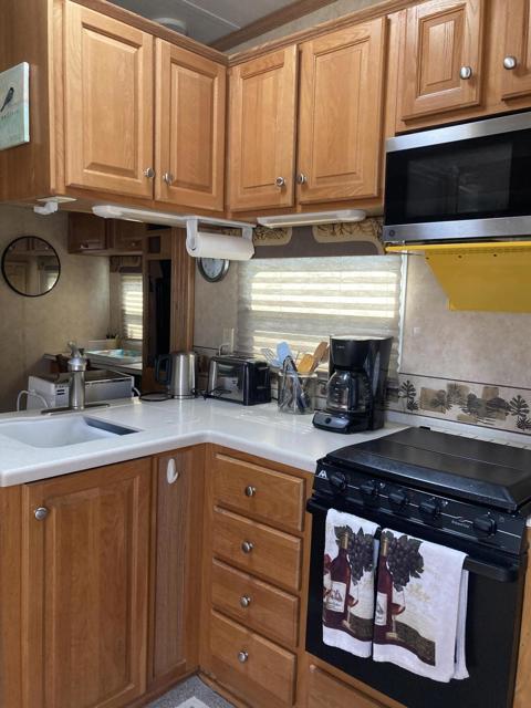 69411 Ramon Road, Cathedral City CA: https://media.crmls.org/mediaz/5e0d3476-40bb-4fbb-984b-7d9ab3abc1f9.jpg