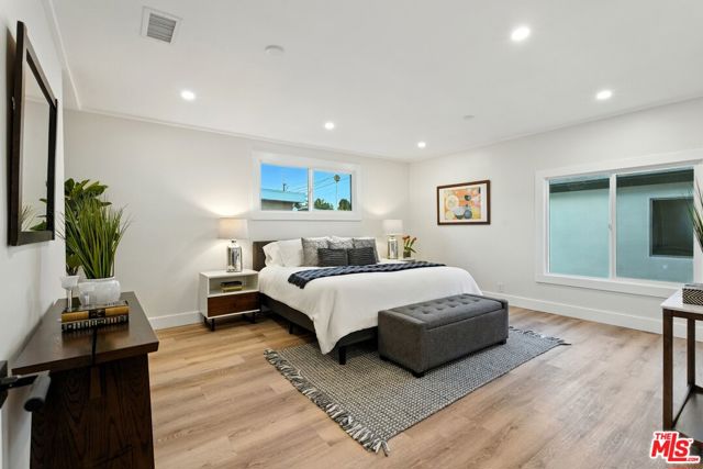 4340 2nd Avenue, Los Angeles CA: https://media.crmls.org/mediaz/5e0d3f98-d572-4ad8-815b-de8e9c6f1deb.jpg