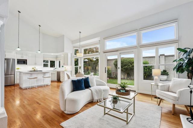 321 Eagle Trace Drive, Half Moon Bay CA: https://media.crmls.org/mediaz/5e0d9288-b1be-4fcc-ad7d-21c40c414a06.jpg