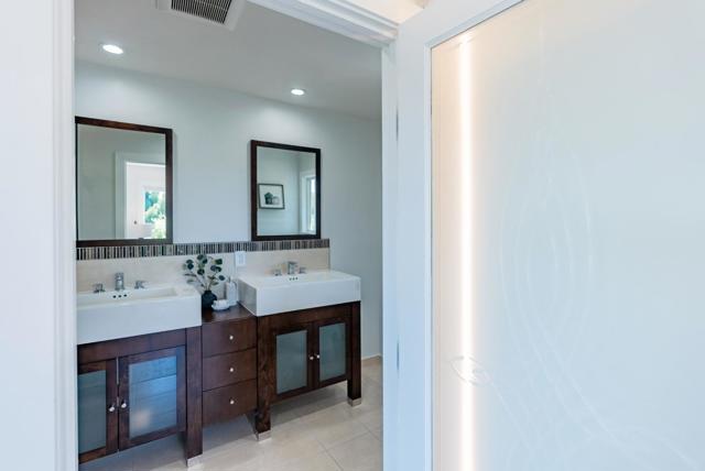 893 Madonna Way, Los Altos CA: https://media.crmls.org/mediaz/5e0df9d6-9c5a-433a-80bc-68d03ce3323a.jpg