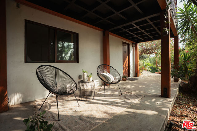 4559 E Rose Hill Drive, Los Angeles CA: https://media.crmls.org/mediaz/5e0e27c4-2bae-47e3-932e-4c58855e78c2.jpg