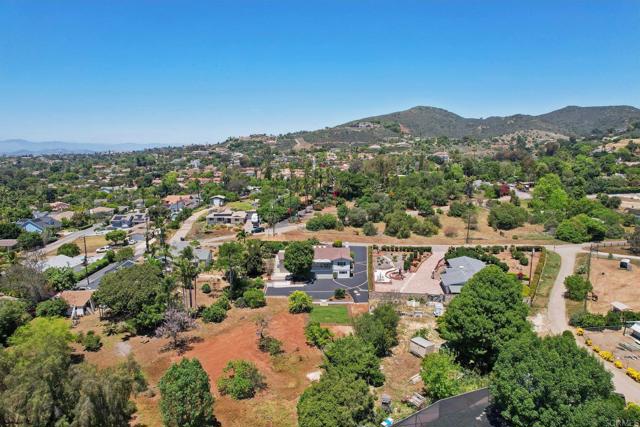 Detail Gallery Image 51 of 69 For 1917 Friendly Dr, Vista,  CA 92084 - 4 Beds | 3 Baths