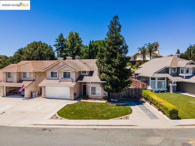 1003 Linda Vista Way, Rio Vista CA: https://media.crmls.org/mediaz/5e0f9b4d-25ea-4dcf-a3dc-be8db08a17ad.jpg