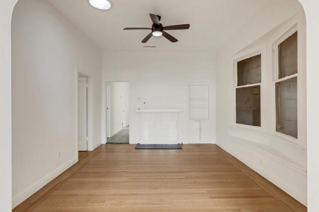 213 7th Street, Oakland CA: https://media.crmls.org/mediaz/5e0fb344-cb4e-4f80-ab65-da60f6a583c7.jpg