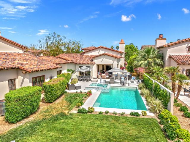 52345 Via Castile, La Quinta CA: https://media.crmls.org/mediaz/5e0fd18a-2b52-4330-b977-15748775f7a0.jpg