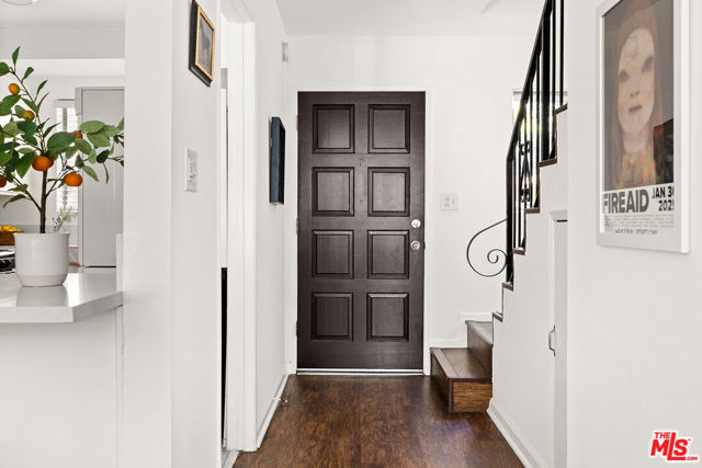 1890 S Cochran Avenue, Los Angeles CA: https://media.crmls.org/mediaz/5e10487f-47de-43fd-a554-d4a97ecf8d2f.jpg