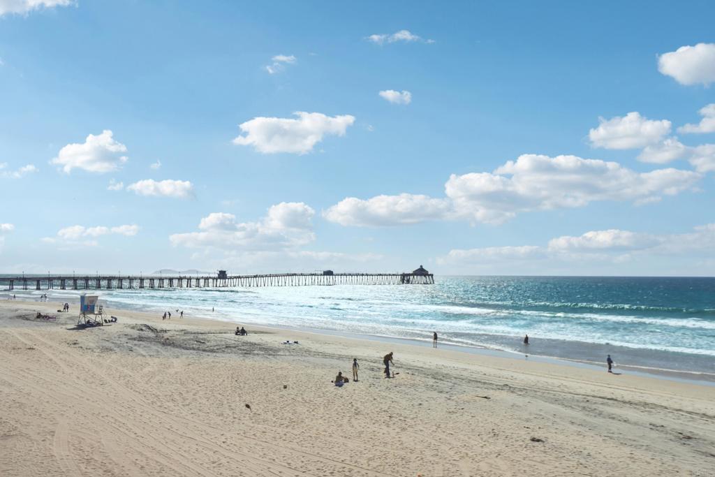 https://media.crmls.org/mediaz/5e107c8e-c092-46a8-b152-2f5b85f74ff0.jpg?preset=X-Large