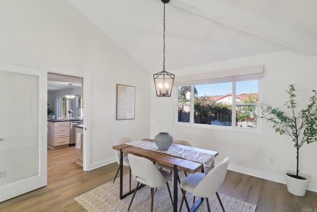 2933 Via Emerado, Carlsbad CA: https://media.crmls.org/mediaz/5e10eea0-fbf3-4218-8ba9-0e946139d670.jpg