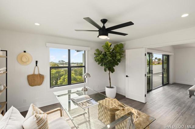 1170 Chinquapin AVE, Carlsbad CA: https://media.crmls.org/mediaz/5e10ff32-4e34-4067-86a2-0b2150e2c73d.jpg