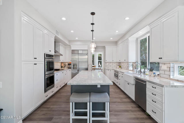 4126 Sterlingview Drive, Moorpark CA: https://media.crmls.org/mediaz/5e116429-c67a-4857-92e5-70198ce09418.jpg