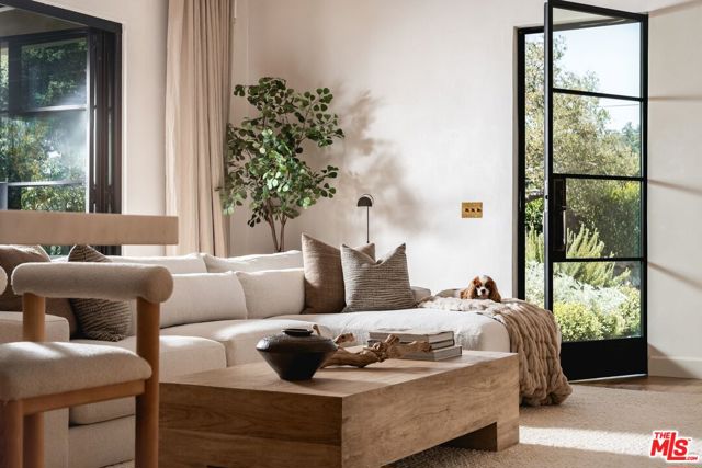 2775 Sycamore Canyon Road, Santa Barbara CA: https://media.crmls.org/mediaz/5e11dbcf-cd77-4a02-aa89-e75d856eb282.jpg