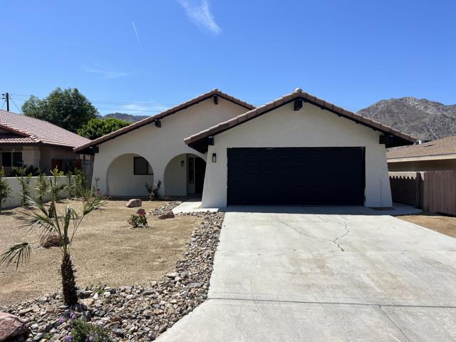 54621 Avenida Herrera, La Quinta CA: https://media.crmls.org/mediaz/5e1240ef-781e-4c52-92b3-f5e0b47ab2f6.jpg