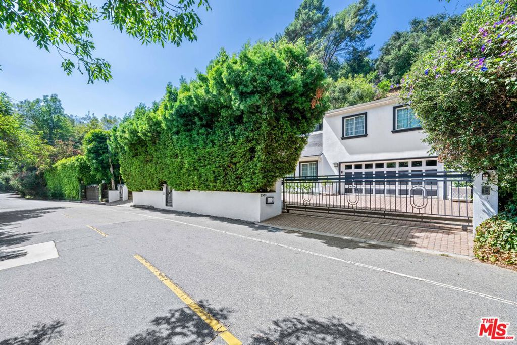 2563 Hutton Drive