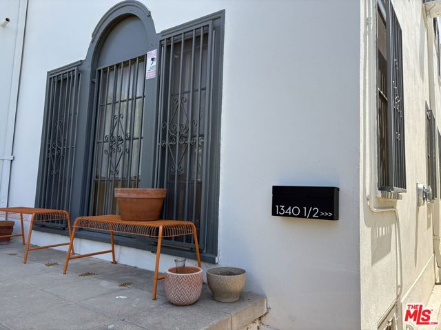 1340 1/2 2nd Avenue, Los Angeles CA: https://media.crmls.org/mediaz/5e12de0c-6ea6-42f1-a9aa-bda02bc07ca3.jpg