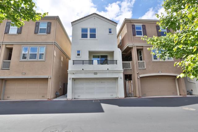 825 Garden Street, Milpitas CA: https://media.crmls.org/mediaz/5e137473-a978-4e79-a581-dfba12b91455.jpg